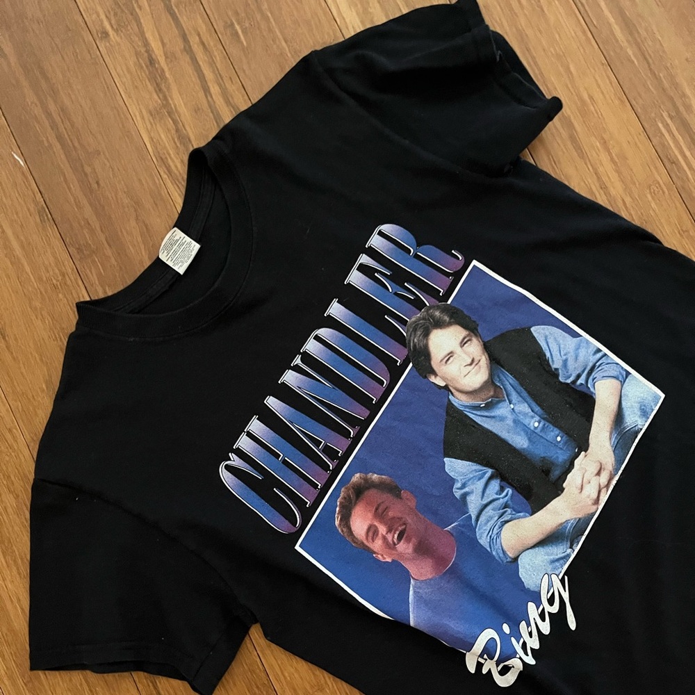size small chandler bing graphic tee